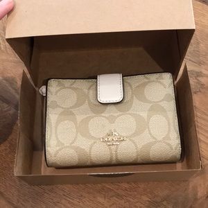 Coach Cream Signature Snap Wallet